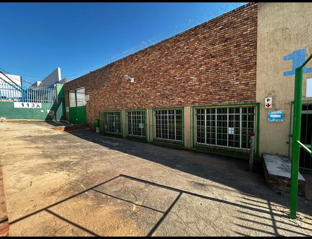 372M² WAREHOUSE TO LET IN KEW